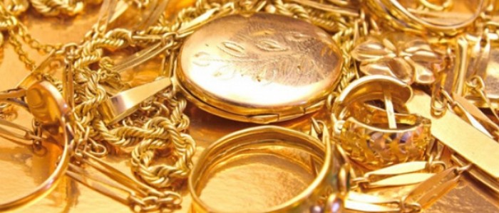 Düğünde Erkeğe Takılan ve Kadına Özgü Olmayan Takılar Erkeğe Aittir.